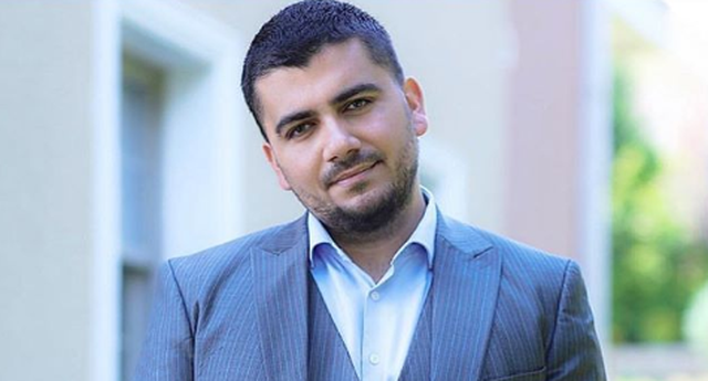 Ermal Fejzullahu “thumbon” hapur politikanët