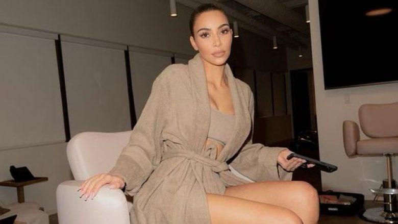 Kim Kardashian del me të brendshme, pasi Kanye deklaroi se divorci i tyre nuk do të ndodhë