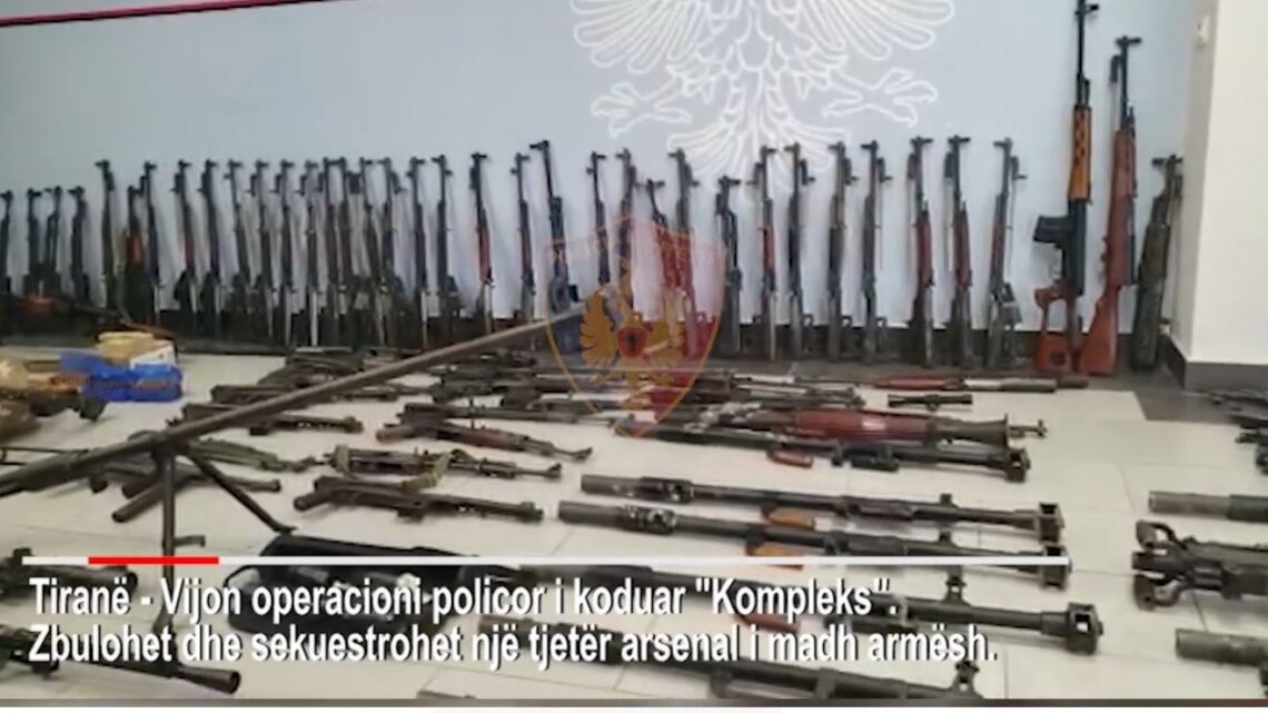 “Zoti i Luftës”  në Tiranë, biznesmeni dhe doktori shisnin armë