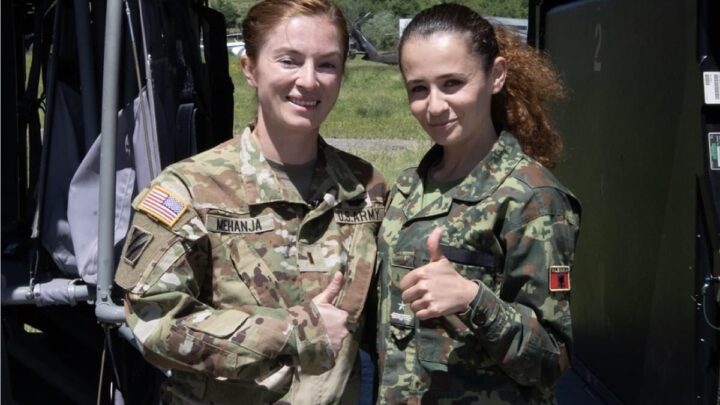 Dy pilotet shqiptare, të parat femra në NATO që drejtojnë helikopterin