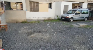 Një burrë i vrarë, me damarë të prerë në Elbasan, ja vendi ku ishte hedhur (Video)