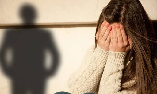 Një polic 62 vjeç tenton të abuzojë seksualisht me një vajzë të mitur në Lezhë