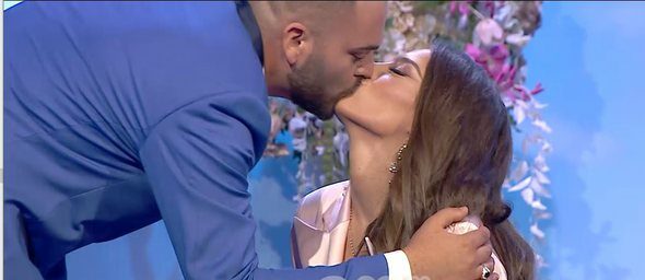 Ana puthet në buzë me gazetarin live në emisionin “Why not?”