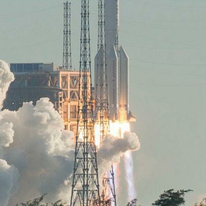 Sot bie në tokë një raketë kozmike kineze, që ka dalë jashtë kontrollit