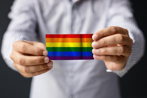 Ambasada gjermane merr në mbrojtje 21-vjeçarin nga Tirana, e rrahën se është gay