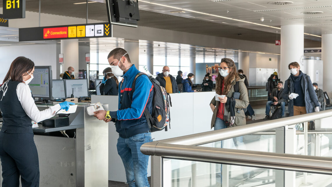 Danimarka kërkon test ose vaksinën, shteti tjetër mjaftohet me pasaportë dhe biletë