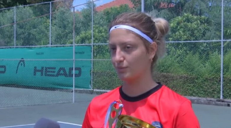 Kristal Dule, tenistja 18-vjeçare nga Italia që mban flamurin shqiptar