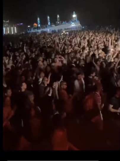 Nami në Shëngjin, mijëra vetë në festivalin e DJ të huaj (Rregullat Covid-19 vetëm për artistët shqiptarë!)