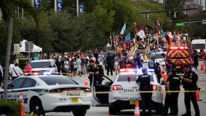 Incidenti në paradën e LGBTQ në Florida, shoferi i jep gaz në mes të turmës