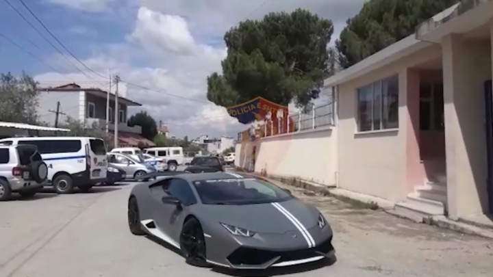 Zvicra dhe Kosova, Lamborghini-n me 225 KM/H në garë me BMW-në në aksin Fier- Vlorë
