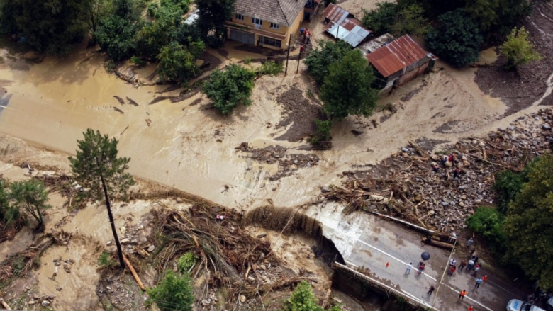Përmbytjet në Turqi, raportohen 27 të vdekur nga vërshimet
