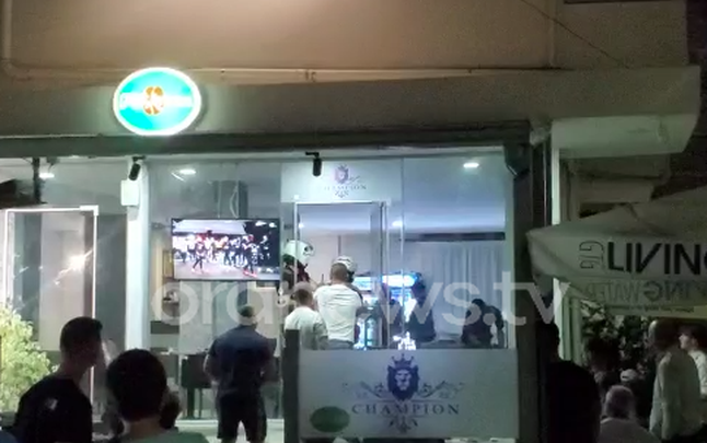 FNSH kontrolle në Vlorë, përplasen me qytetarët brenda lokalit