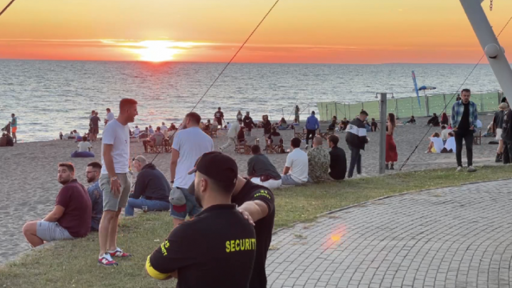 Festivali i DJ të njohur botëror mbledh mijëra të rinj tek Rana e Hedhun