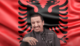 (VIDEO) Imami në Gjermani kundër flamurit shqiptar: Hidheni në plehra!