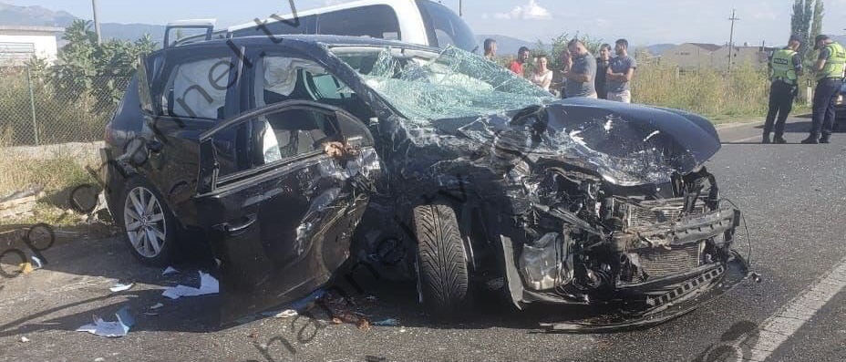Makinat shformohen si karton nga aksidenti, 4 të plagosur në Shkodër
