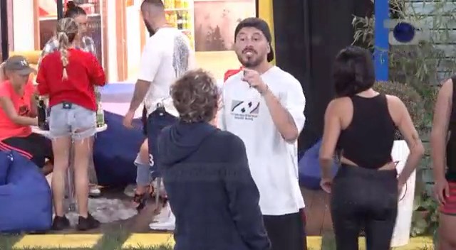 “Big Brother Vip” nuk gjen qetësi, Ilir Shaqiri dhe Donaldi drejt përplasjes fizike: Ta tregoj nesër unë ty (VIDEO)