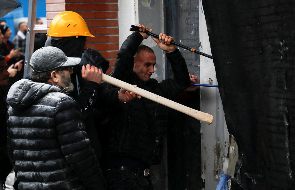 “Shkopinjtë i gjetëm në rrugë”/ Zbardhen dëshmitë nga dosja për protestën e Berishës. Nga “Stresi” te shqiptarët e Kosovës, ja çfarë deklaruan