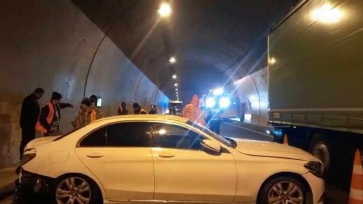 Del VIDEO e aksidentit në tunelin e Kalimashit, momenti kur përplasen dy makinat