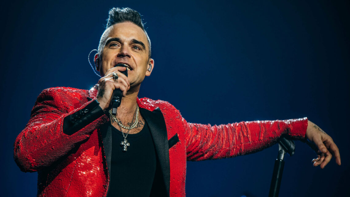  Robbie Williams pritet të vijë në Shqipëri për 20 vjetorin e “Netët e Klipit Shqiptar”