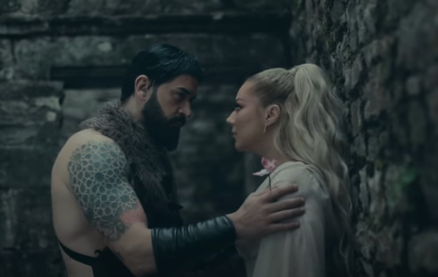 Del “Sekreti” i Ronela Hajatit, videoklipi i Shqipërisë në Eurovision ka edhe pjesë anglisht