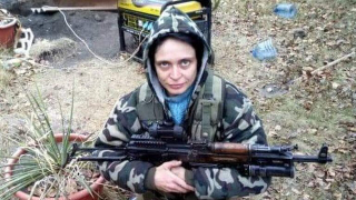 E njohur si ‘Pantera e Zezë’, vrasësja e dhjetëra civilëve në Ukrainë, snajperistja origjinë serbe kapet nga forcat ukrainase