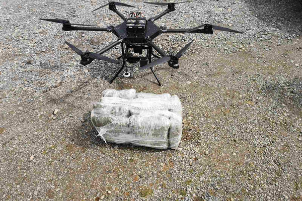 Kapet drogë me dron, fluturoi nga Malësia e Madhe në Malin e Zi