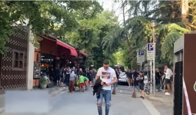 (VIDEO) Tifozët e Feyenoord-it bëjnë për spital qytetarin në Tiranë, 8 veta shoqërohen në polici