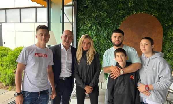 Ramush Haradinaj e cilëson Noizyn “mik të veçantë”