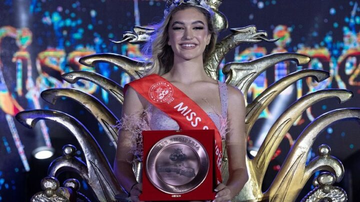 Konkursi “Miss Shqipëria 2022”, shpallet vajza më e bukur në Kalanë e Ali Pashës në Porto Palermo