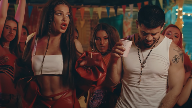 Kënga “Mi Amor” nga Dhurata Dora dhe Noizy arrin 100 milionë klikime në YouTube