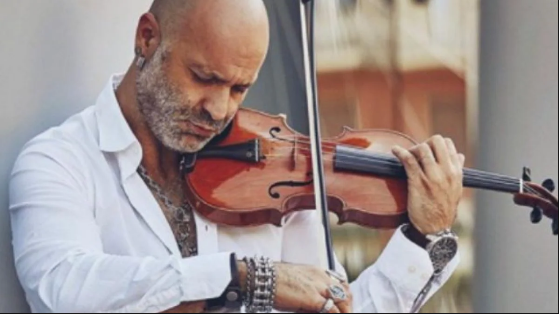 Violinisti i famshëm Alessandro Quarta jep koncert tek Opera në Tiranë