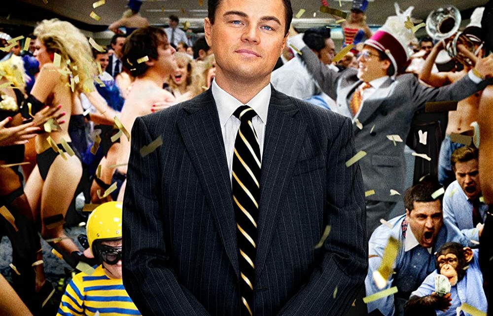 Prapaskenat e filmit “Wolf of Wall Street”, shihni sa shpejt DiCaprio hyn në karakter (VIDEO)