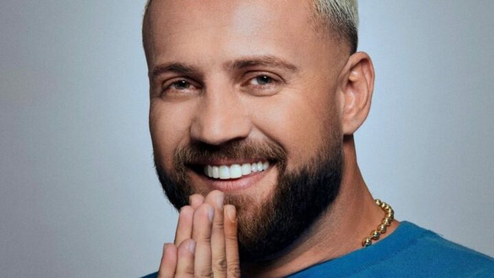 Luiz Ejlli niset për në Angli, koncerte me dy këngëtare shqiptare