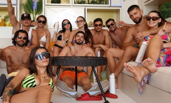 Konkurenti i “Love Island Albania” tërheq vëmendjen e mediave angleze