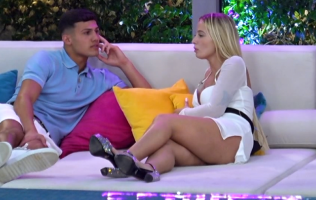 Treshja në “Love Island”: Erida puth Harisin, reagon Amadea