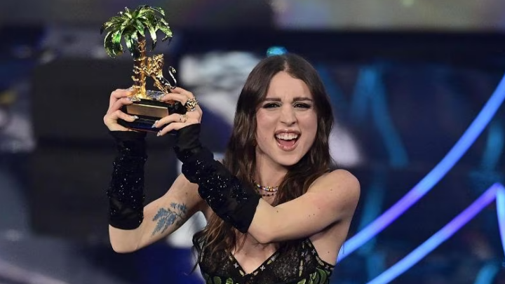 Sanremo 2024 e fiton “vajza e artit” Angelina Mango me këngën “Mërzia”
