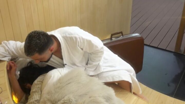 Gjesti në shtrat me një vajzë tjetër, Egli e lënduar fle vetëm dhe nuk i flet reperit