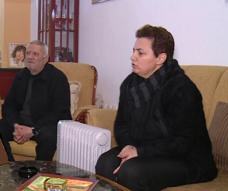 Prindërit e 16-vjeçares në Gjirokastër: Alarm bullizmi, na tha si do duroj 6 orë në klasë?!