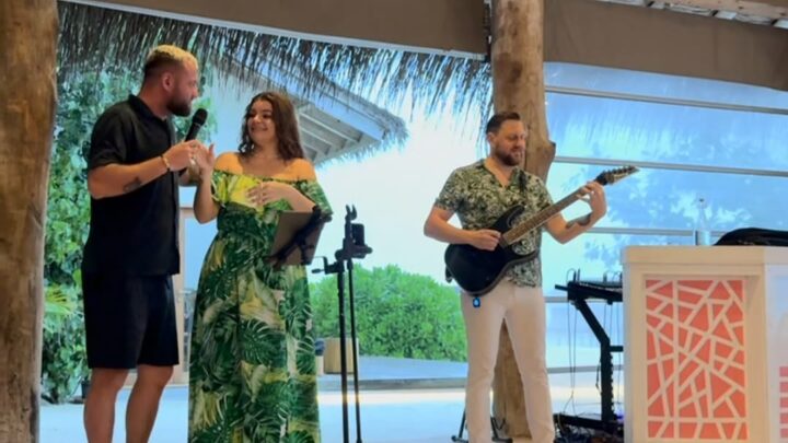 Kiara Tito publikon videon, Luizi duke kënduar në Maldive