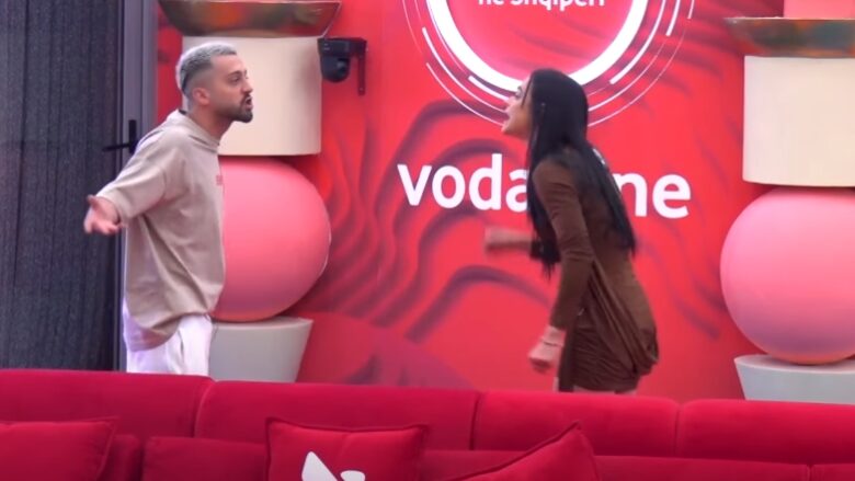 “O psikopate, nuk ta kam fajin unë për sëmundjen tënde”, Gjestin s’e mbajnë nervat me Eglin