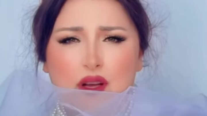 “Dashuria”/ Pas shumë vitesh, Parashqevi Simaku publikon këngë të re