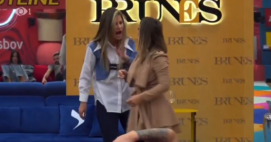 Gerta Gixhari kap për flokësh Valbona Mhillin