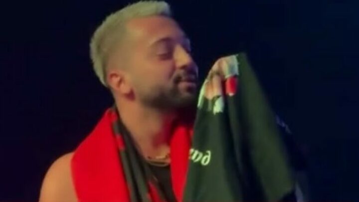 “Puth Eglin…puthe”, publiku i kërkon Gjestit në mes të koncertit t’i shprehë dashurinë