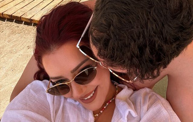 “Jeta dhe çfarëdo e bukur që sjell rruga”, Ronela Hajati me partner të ri