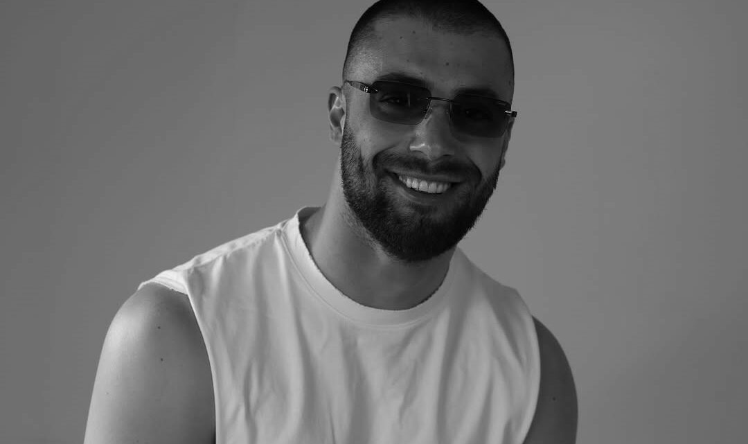 Policia e kërkon në Kosovë, Meriton Mjekiqi ecën lirshëm rrugëve të Tiranës