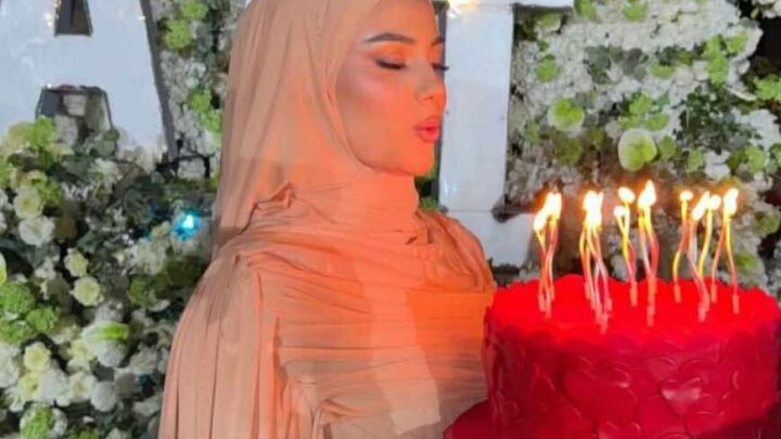 Hati feston ditëlindjen në Kosovë, një biznesmen i qëndron pranë në festën luksoze