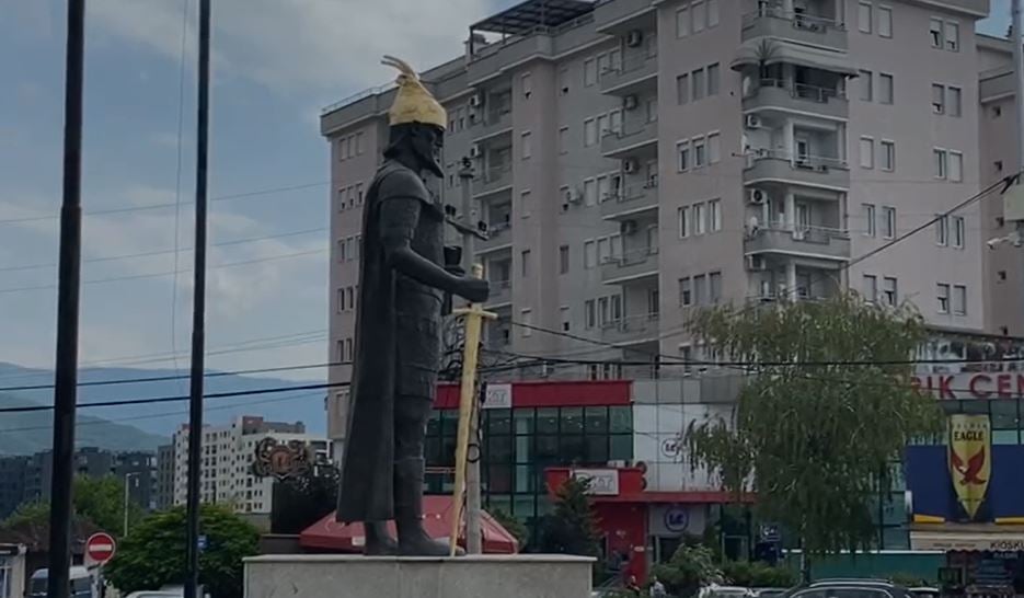 Akt vandal ndaj shtatores së Skënderbeut në Prizren