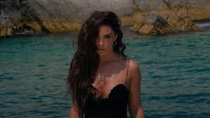 “Hajde Dalim”, një këngë e re vere nga Xhensila Myrtezaj që të fton në aventurë