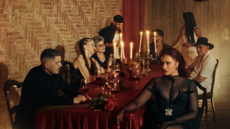 Ronela Hajati zgjedh Bardhin për këngën e re “Mos nënshkruaj”