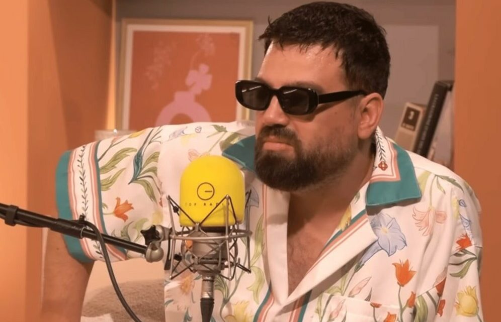 Nesti që flet, Stine që këndon, artisti rrëfen pse zgjodhi këtë emër arti Nesti që flet, Stine që këndon, artisti rrëfen pse zgjodhi këtë emër arti